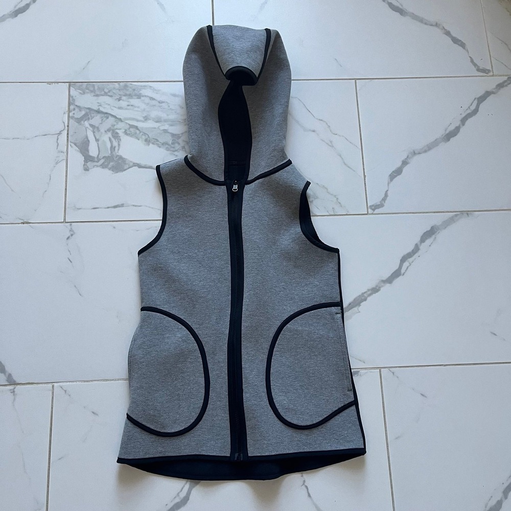 lululemon athletica Gray & Black Hooded Sleeveless Vest